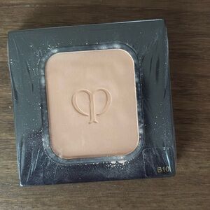 Ce de Peau foundation. Refill For sale 020 new.